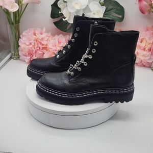 Vince Camuto Womens Popinta Chain Lugged Sole Booties Sz 8.5